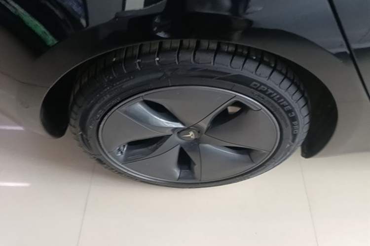 Used Tesla Model 3 2020 Refreshed Version Long-Range Rear-Wheel Drive Exterior 5