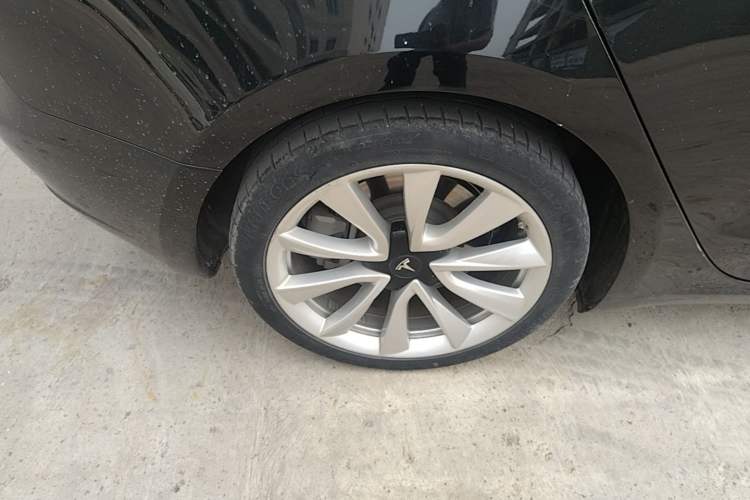 Used Tesla Model 3 2020 Standard Range Rear-Wheel Drive Upgraded Version Exterior 5