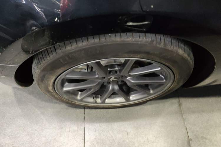 Used Tesla Model 3 2020 Standard Range Rear-Wheel Drive Upgraded Version Exterior 5