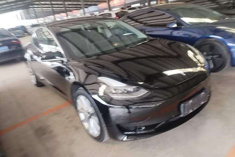 Used Tesla Model 3 2020 Revised Version Standard Range Rear-Wheel Drive – Upgraded Edition Front Right 45 Deg