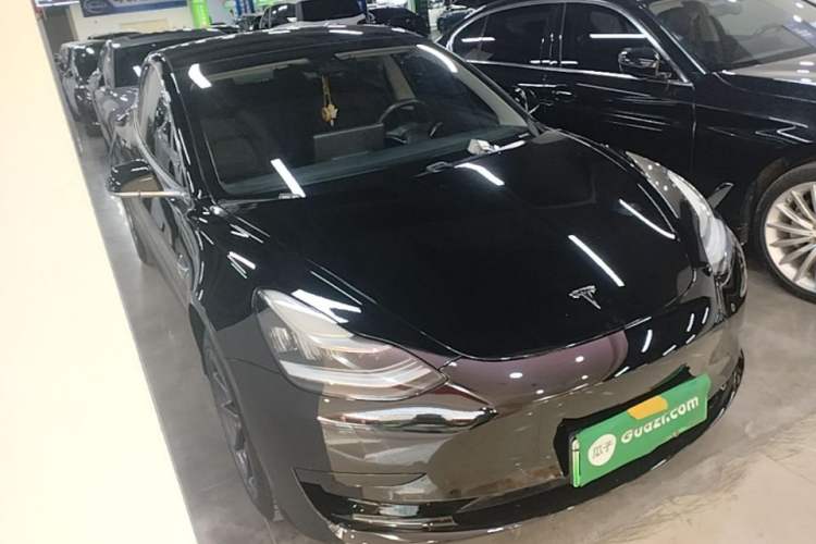 Used Tesla Model 3 2020 Revised Version Standard Range Rear-Wheel Drive – Upgraded Edition Front Right 45 Deg
