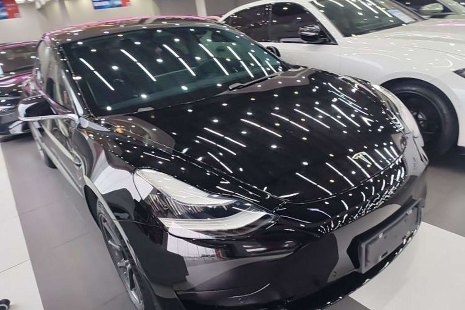 Used Tesla Model 3 2020 Revised Version Standard Range Rear-Wheel Drive – Upgraded Edition Front Right 45 Deg