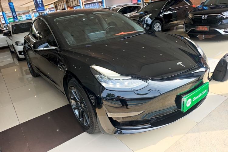 Used Tesla Model 3 2020 Long-Range Rear-Wheel-Drive Version Front Right 45 Deg