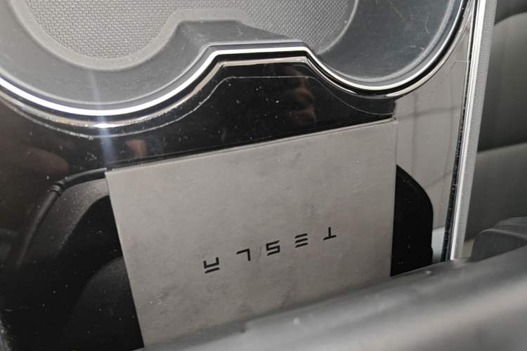 Used Tesla Model 3 2020 Revised Version Standard Range Rear-Wheel Drive – Upgraded Edition Interior 1