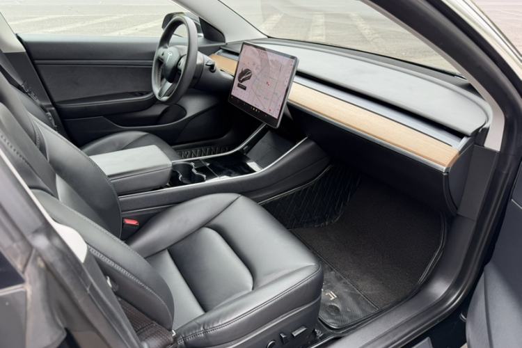 Used Tesla Model 3 2020 Revised Version Standard Range Rear-Wheel Drive – Upgraded Edition Interior 1