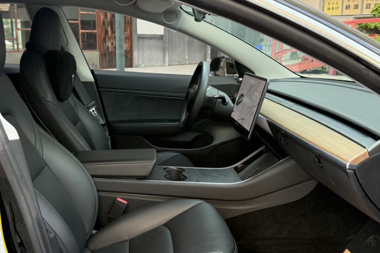 Used Tesla Model 3 2020 Revised Version Standard Range Rear-Wheel Drive – Upgraded Edition Interior 10