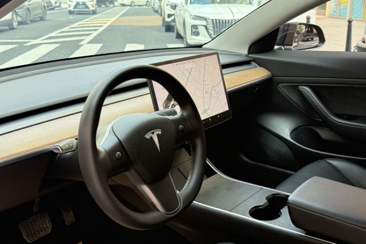 Used Tesla Model 3 2020 Revised Version Standard Range Rear-Wheel Drive – Upgraded Edition Interior 2