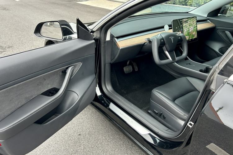 Used Tesla Model 3 2020 Refreshed Version Long-Range Rear-Wheel Drive Interior 2