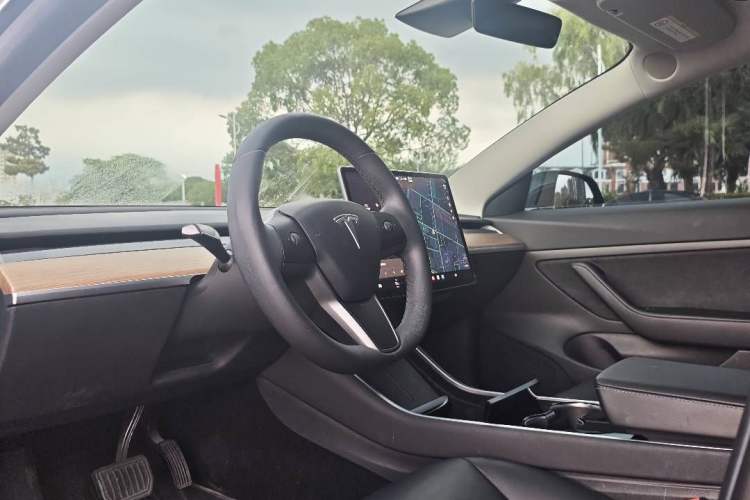 Used Tesla Model 3 2020 Standard Range Rear-Wheel Drive Upgraded Version Interior 2