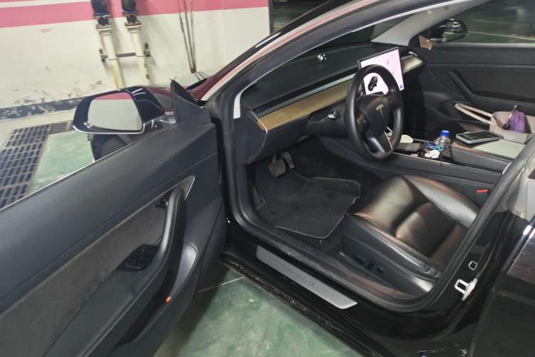 Used Tesla Model 3 2020 Standard Range Rear-Wheel Drive Upgraded Version Interior 3