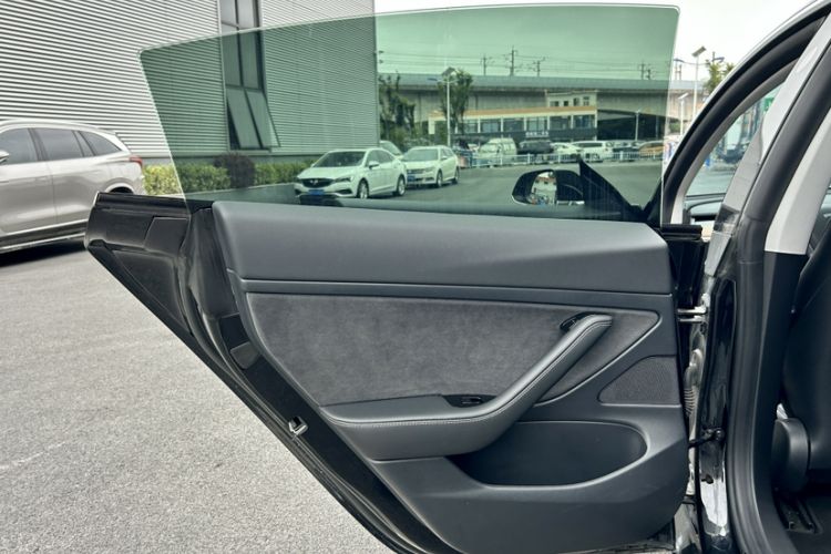 Used Tesla Model 3 2020 Refreshed Version Long-Range Rear-Wheel Drive Interior 3