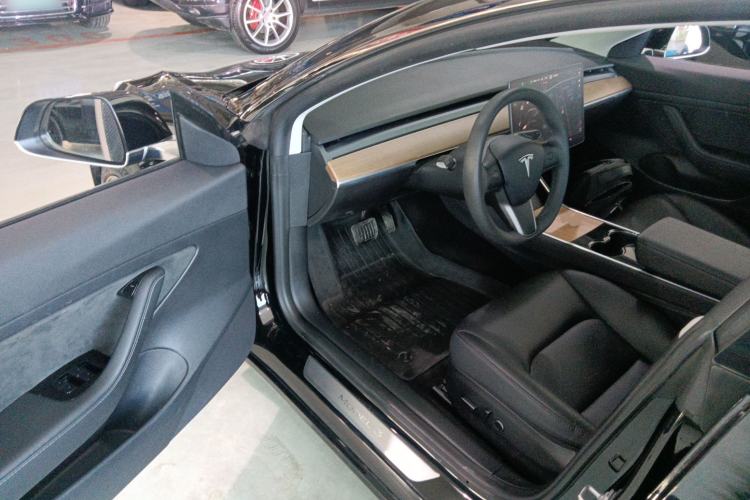 Used Tesla Model 3 2020 Revised Version Standard Range Rear-Wheel Drive – Upgraded Edition Interior 3