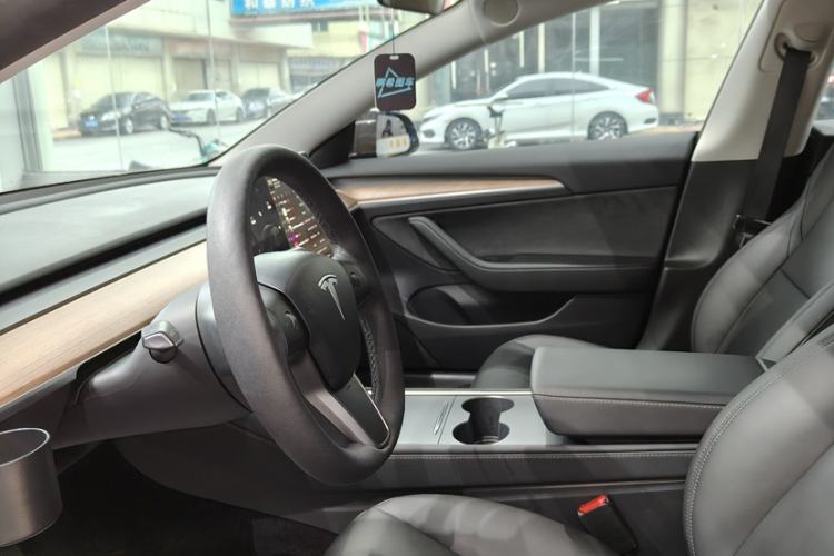 Used Tesla Model 3 2020 Revised Version Standard Range Rear-Wheel Drive – Upgraded Edition Interior 3