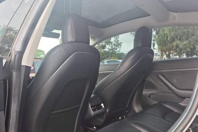 Used Tesla Model 3 2020 Standard Range Rear-Wheel Drive Upgraded Version Interior 3
