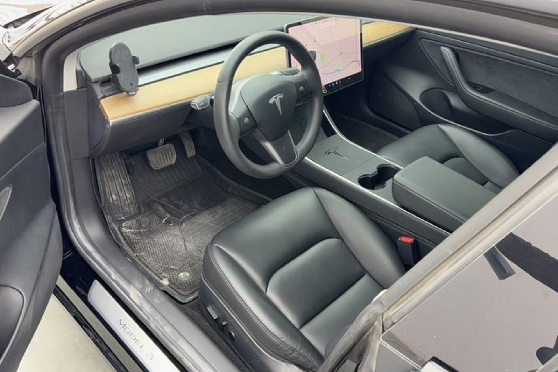 Used Tesla Model 3 2020 Standard Range Rear-Wheel Drive Upgraded Version Interior 5