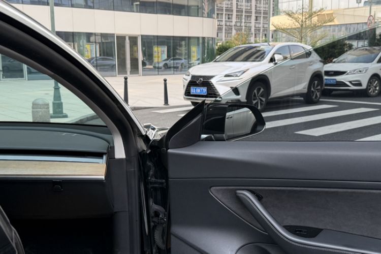Used Tesla Model 3 2020 Revised Version Standard Range Rear-Wheel Drive – Upgraded Edition Interior 5