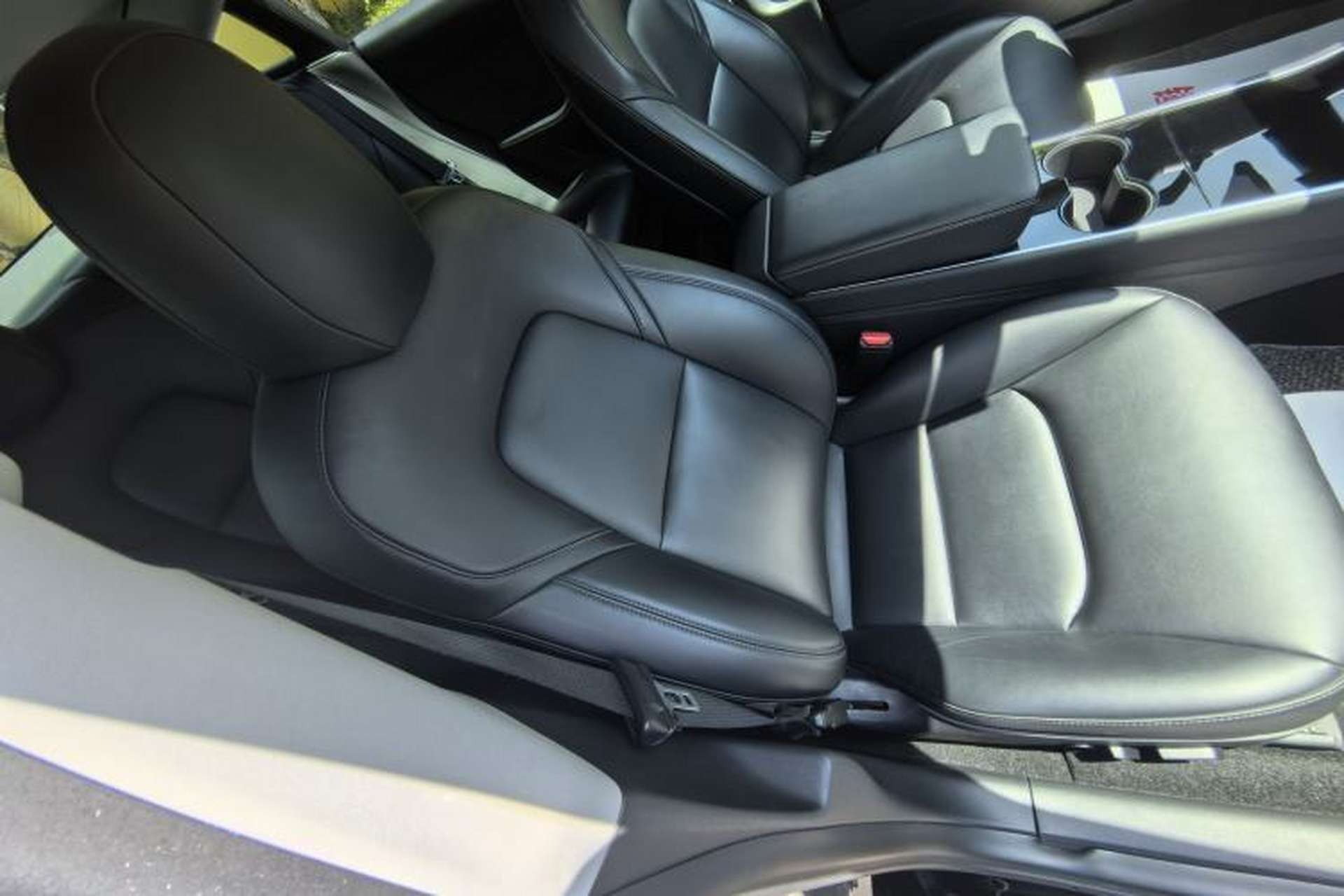 Used Tesla Model 3 2020 Long-Range Rear-Wheel-Drive Version Interior 5