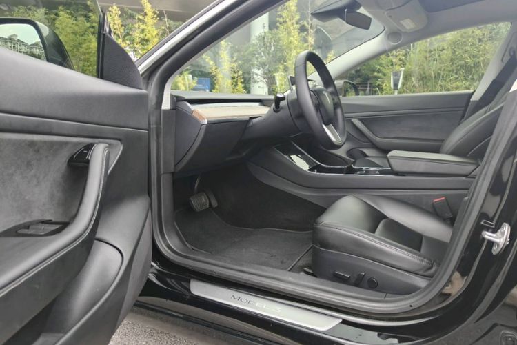 Used Tesla Model 3 2020 Refreshed Version Long-Range Rear-Wheel Drive Interior 5