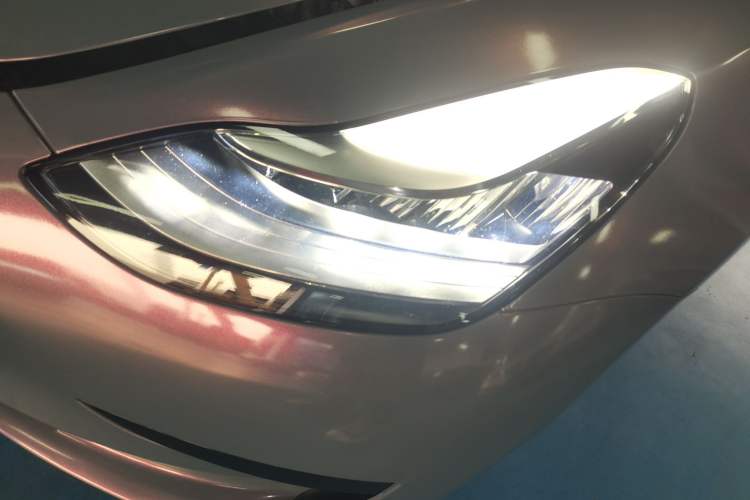 Used Tesla Model 3 2020 Revised Version Standard Range Rear-Wheel Drive – Upgraded Edition Left Front Headlight