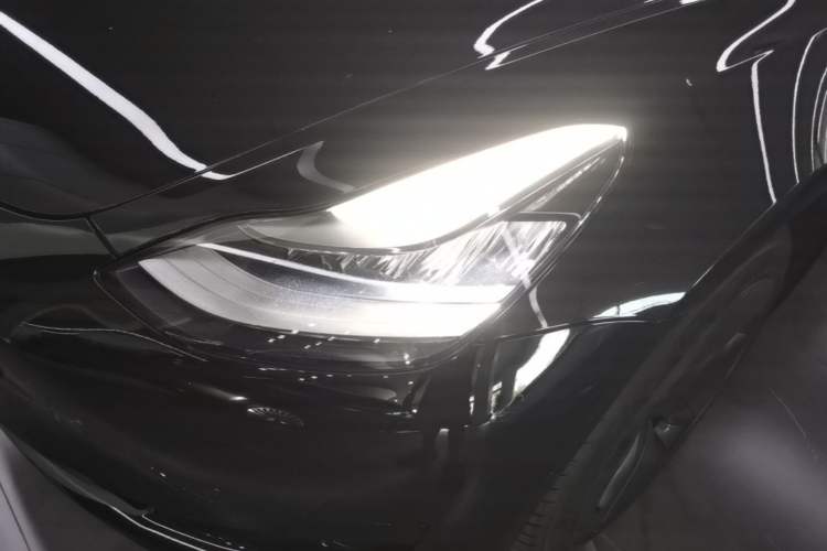 Used Tesla Model 3 2020 Revised Version Standard Range Rear-Wheel Drive – Upgraded Edition Left Front Headlight