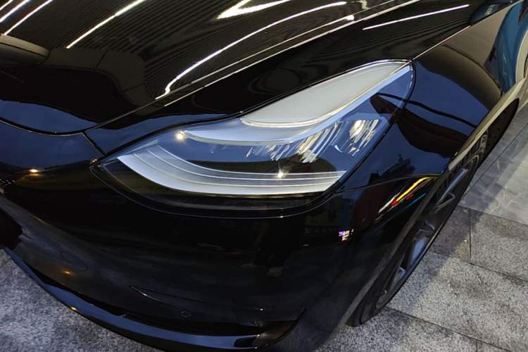 Used Tesla Model 3 2020 Revised Version Standard Range Rear-Wheel Drive – Upgraded Edition Left Front Headlight