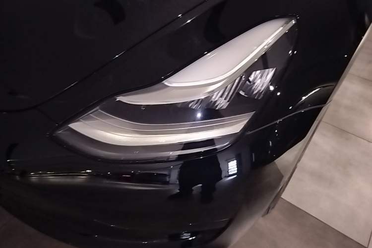 Used Tesla Model 3 2020 Revised Version Standard Range Rear-Wheel Drive – Upgraded Edition Left Front Headlight