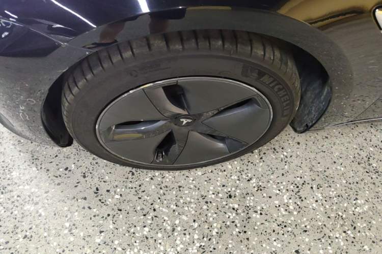 Used Tesla Model 3 2020 Revised Version Standard Range Rear-Wheel Drive – Upgraded Edition Left Front Wheel Hub