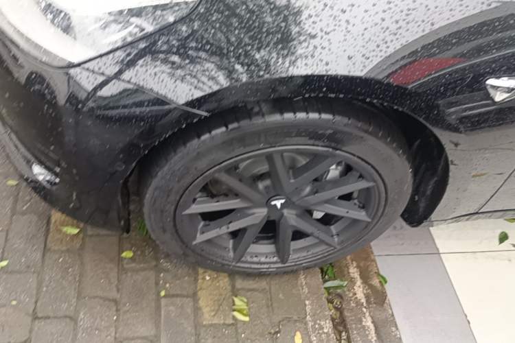 Used Tesla Model 3 2020 Standard Range Rear-Wheel Drive Upgraded Version Left Front Wheel Hub