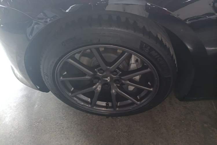 Used Tesla Model 3 2020 Standard Range Rear-Wheel Drive Upgraded Version Left Front Wheel Hub
