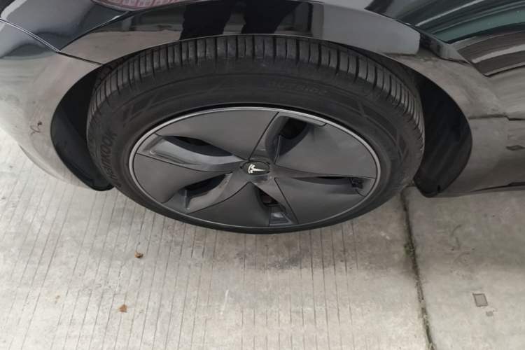 Used Tesla Model 3 2020 Revised Version Standard Range Rear-Wheel Drive – Upgraded Edition Left Front Wheel Hub