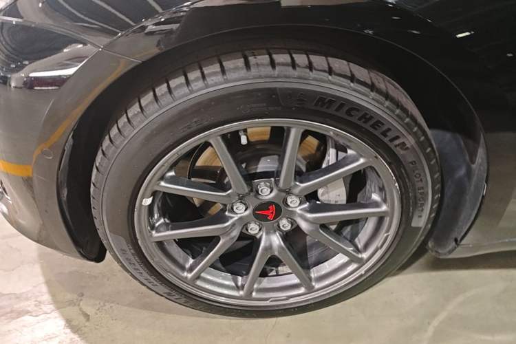 Used Tesla Model 3 2020 Refreshed Version Long-Range Rear-Wheel Drive Left Front Wheel Hub