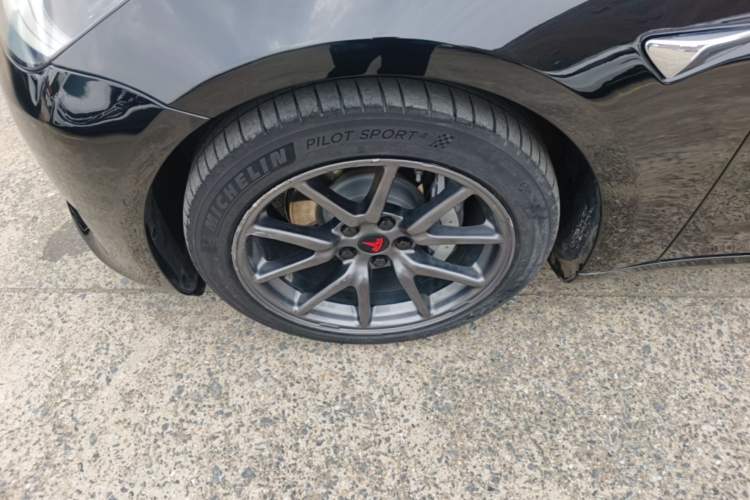 Used Tesla Model 3 2020 Revised Version Standard Range Rear-Wheel Drive – Upgraded Edition Left Front Wheel Hub