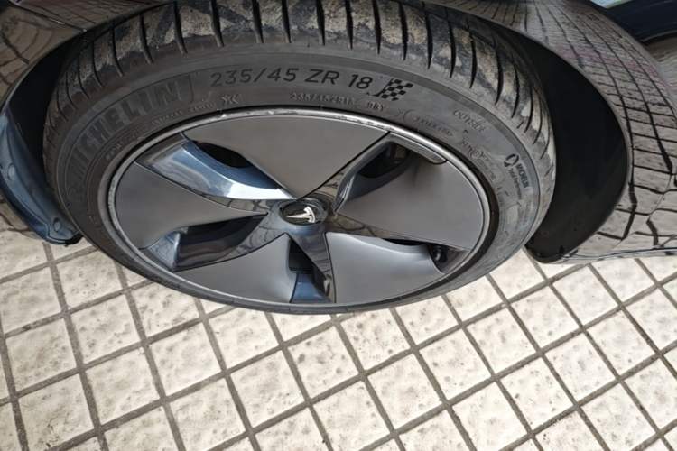 Used Tesla Model 3 2020 Refreshed Version Long-Range Rear-Wheel Drive Left Front Wheel Hub