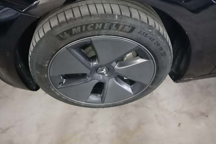 Used Tesla Model 3 2020 Revised Version Standard Range Rear-Wheel Drive – Upgraded Edition Left Front Wheel Hub