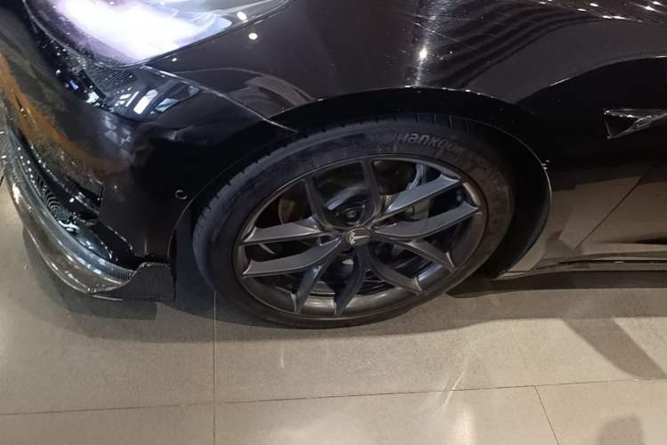 Used Tesla Model 3 2020 Revised Version Standard Range Rear-Wheel Drive – Upgraded Edition Left Front Wheel Hub