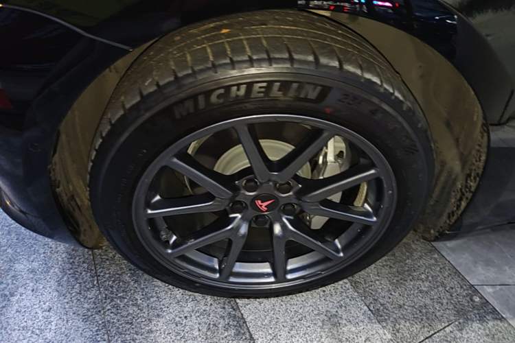 Used Tesla Model 3 2020 Revised Version Standard Range Rear-Wheel Drive – Upgraded Edition Left Front Wheel Hub