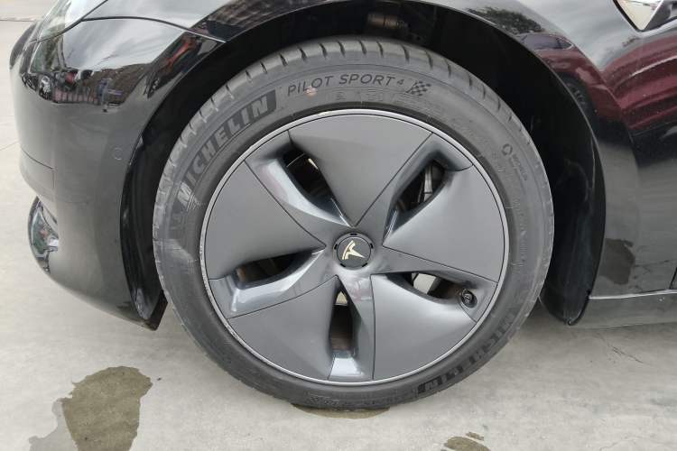 Used Tesla Model 3 2020 Revised Version Standard Range Rear-Wheel Drive – Upgraded Edition Left Front Wheel Hub