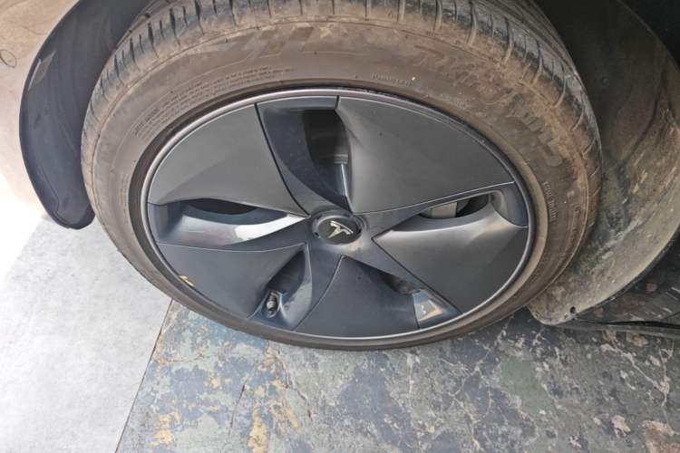 Used Tesla Model 3 2020 Revised Version Standard Range Rear-Wheel Drive – Upgraded Edition Left Front Wheel Hub