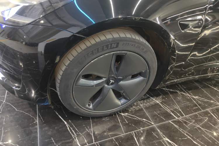 Used Tesla Model 3 2020 Revised Version Standard Range Rear-Wheel Drive – Upgraded Edition Left Front Wheel Hub