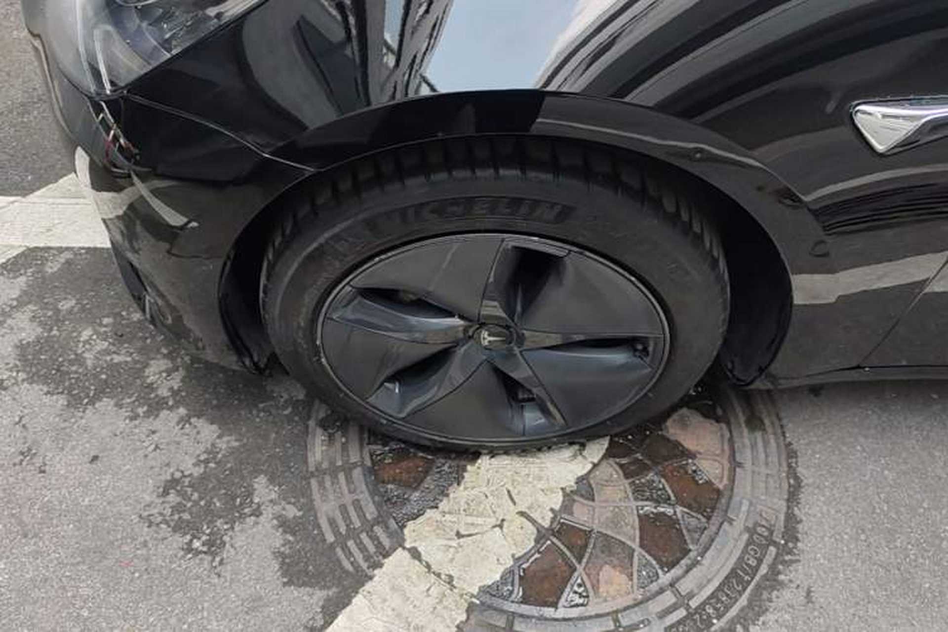 Used Tesla Model 3 2020 Revised Version Standard Range Rear-Wheel Drive – Upgraded Edition Left Front Wheel Hub