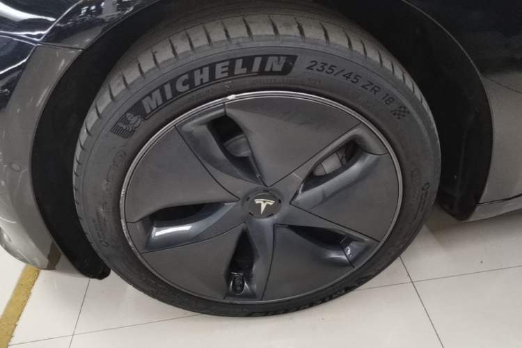 Used Tesla Model 3 2020 Long-Range Rear-Wheel-Drive Version Left Front Wheel Hub