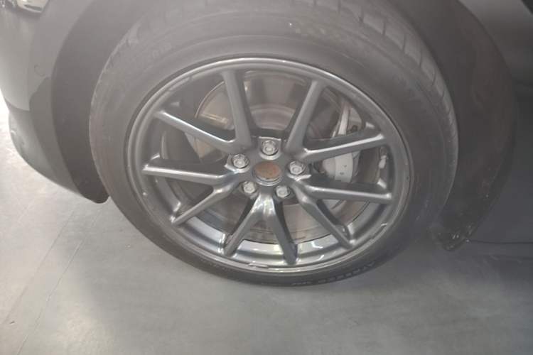 Used Tesla Model 3 2020 Revised Version Standard Range Rear-Wheel Drive – Upgraded Edition Left Front Wheel Hub