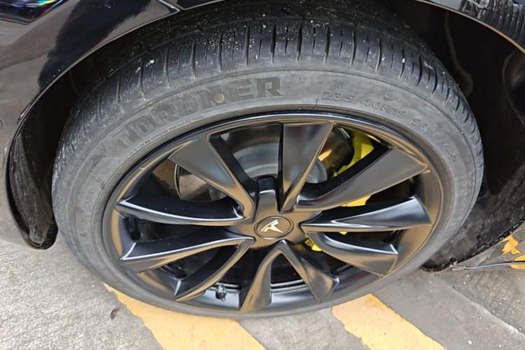 Used Tesla Model 3 2020 Long-Range Rear-Wheel-Drive Version Left Front Wheel Hub