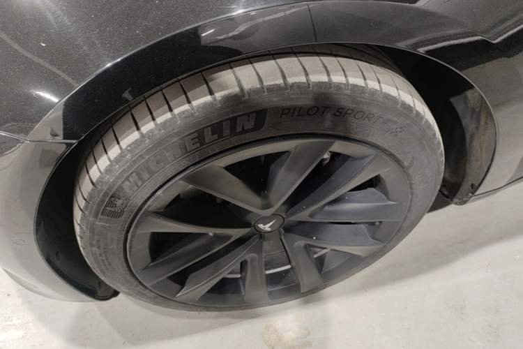 Used Tesla Model 3 2020 Refreshed Version Long-Range Rear-Wheel Drive Left Front Wheel Hub