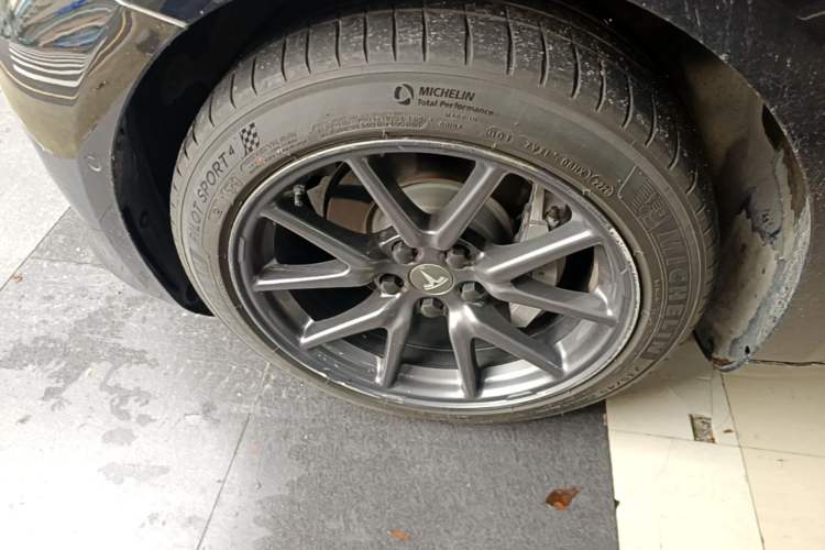 Used Tesla Model 3 2020 Standard Range Rear-Wheel Drive Upgraded Version Left Front Wheel Hub