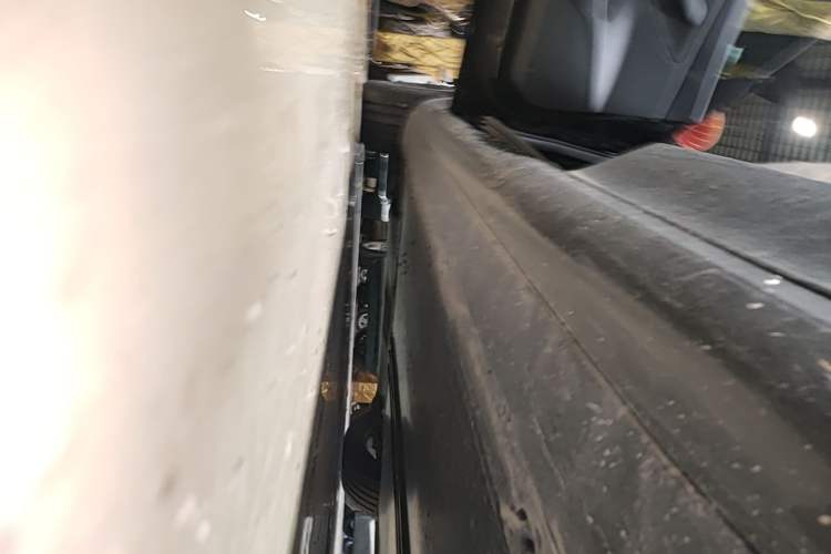 Used Tesla Model 3 2020 Standard Range Rear-Wheel Drive Upgraded Version Left Side Sill