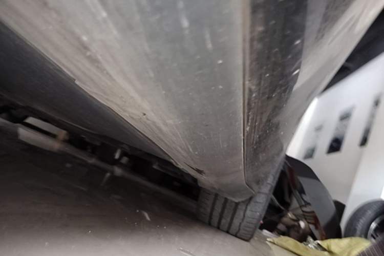 Used Tesla Model 3 2020 Standard Range Rear-Wheel Drive Upgraded Version Left Side Sill