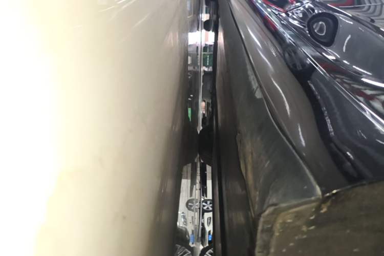 Used Tesla Model 3 2020 Revised Version Standard Range Rear-Wheel Drive – Upgraded Edition Left Side Sill