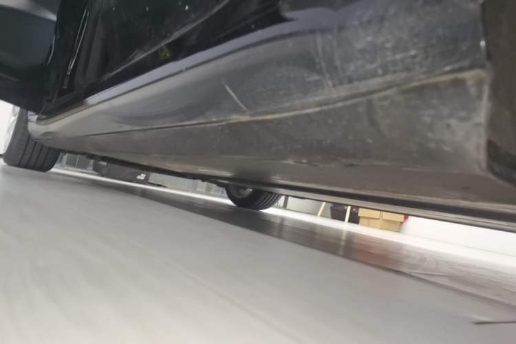Used Tesla Model 3 2020 Standard Range Rear-Wheel Drive Upgraded Version Left Side Sill