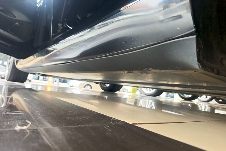 Used Tesla Model 3 2020 Long-Range Rear-Wheel-Drive Version Left Side Sill